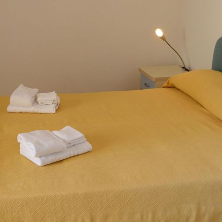 Hotel Embassy 페자로 외부 사진