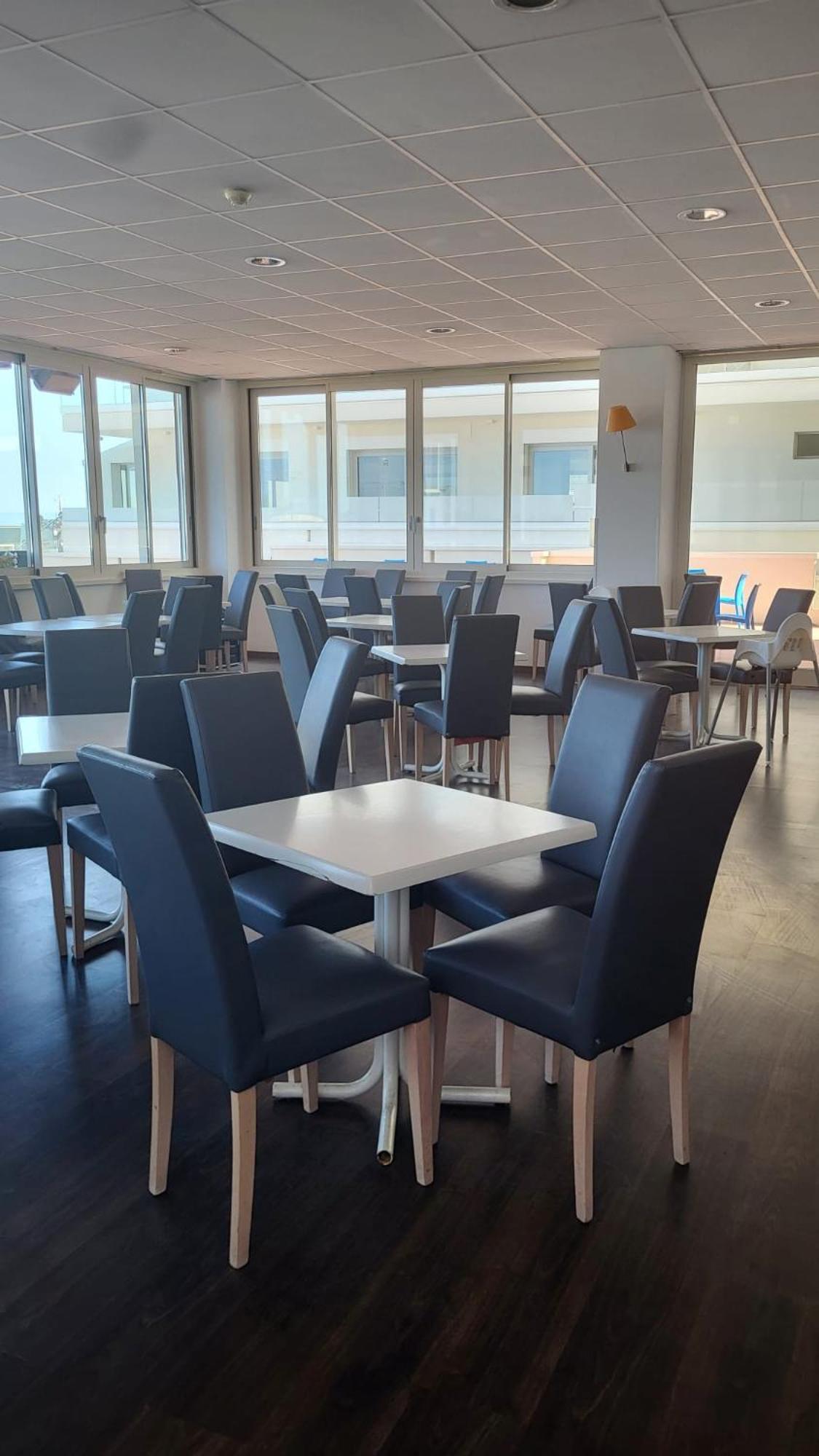 Hotel Embassy 페자로 외부 사진