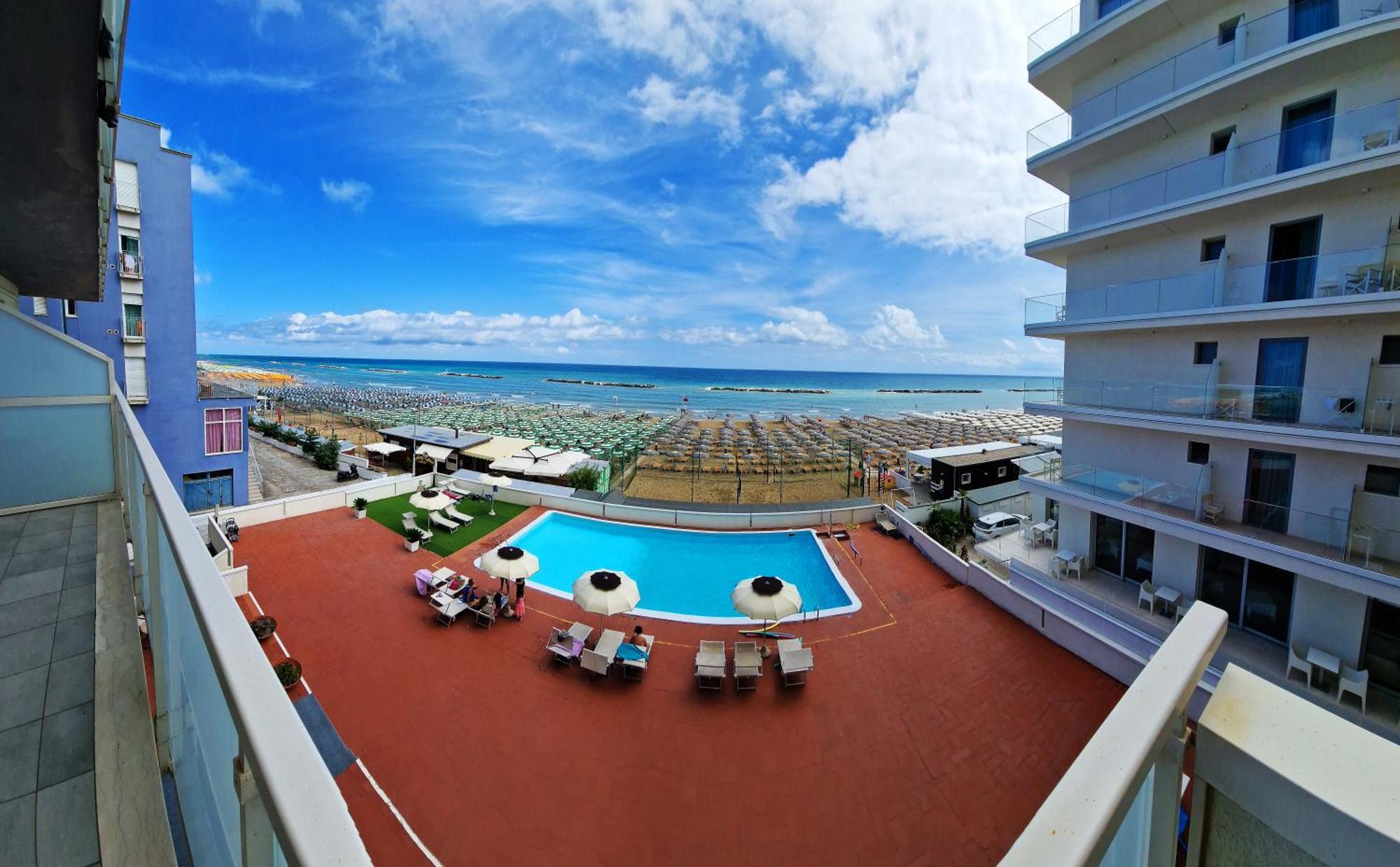 Hotel Embassy 페자로 외부 사진