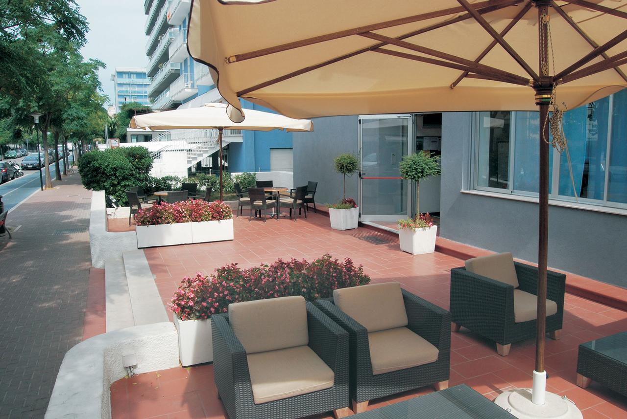 Hotel Embassy 페자로 외부 사진